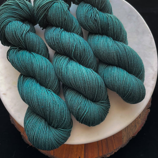 Hand dyed SW 70% Merino 20% Yak 10% Nylon Yarn, 437 yd. Green color Yak Yarn